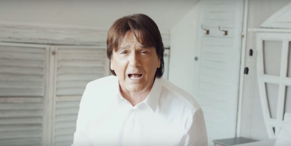 Zdravko Čolić je zaljubljen u ovu ženu duže od 20 godina: Evo kako ona izgleda! (FOTO/VIDEO)