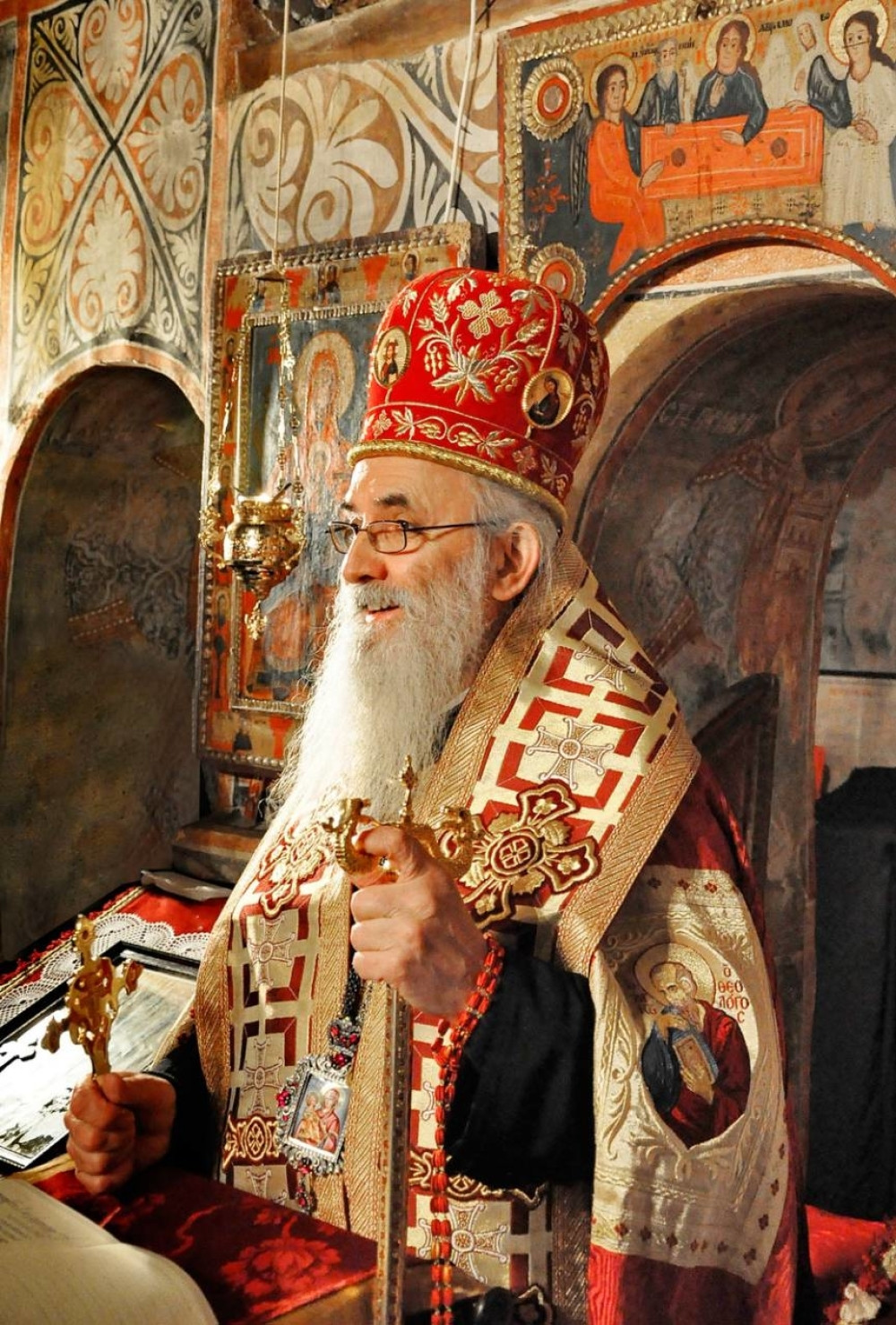 Episkop i dvojica sveštenika zaraženi koronavirusom!