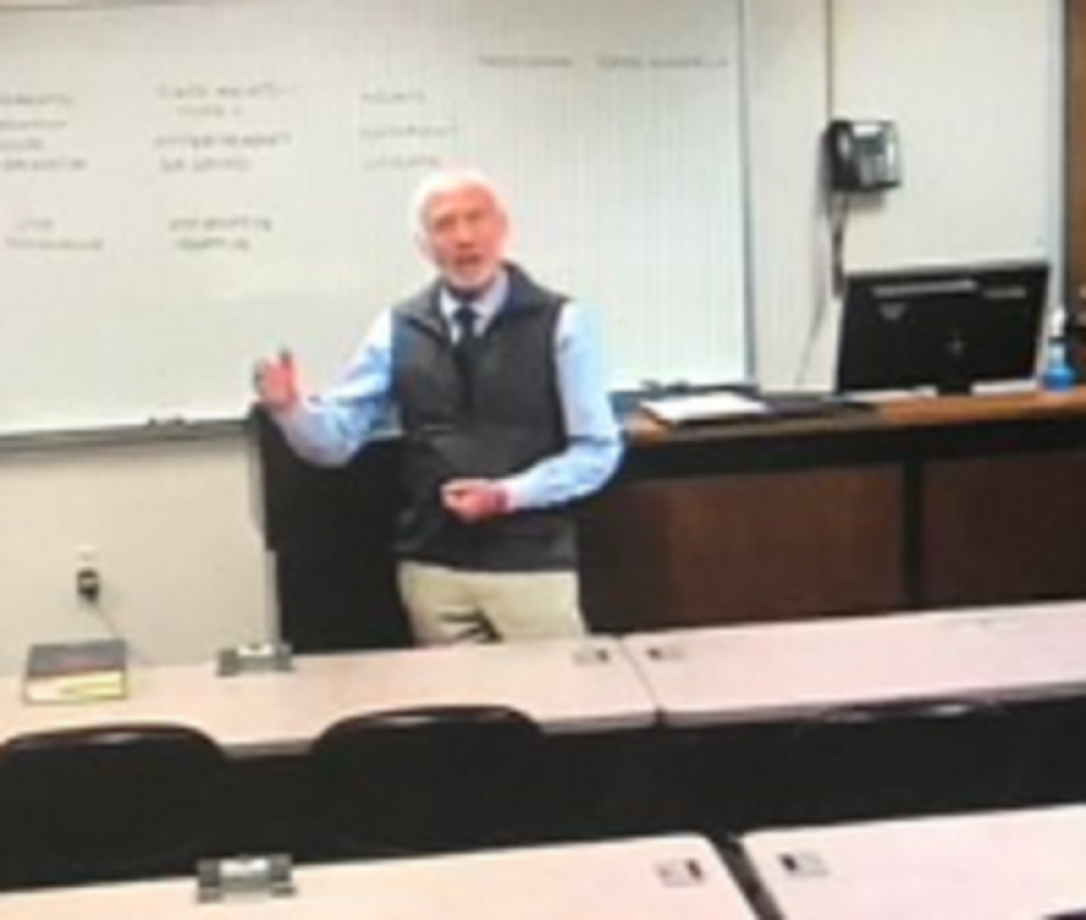 Profesoru bilo neprijatno da predavanje drži u praznoj učionici (FOTO)