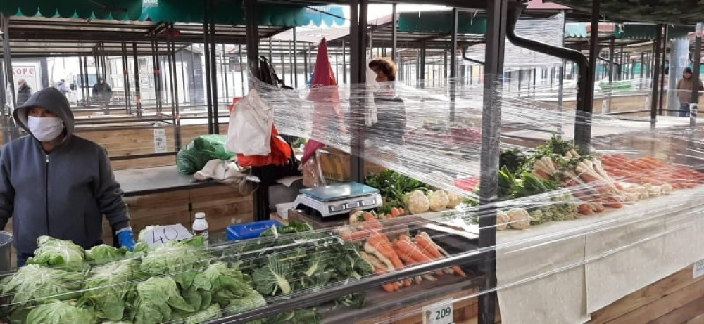 "Gradske pijace u Beogradu rade samo tri dana, četvrtak, petak i subotu, od 08-15 sati!"