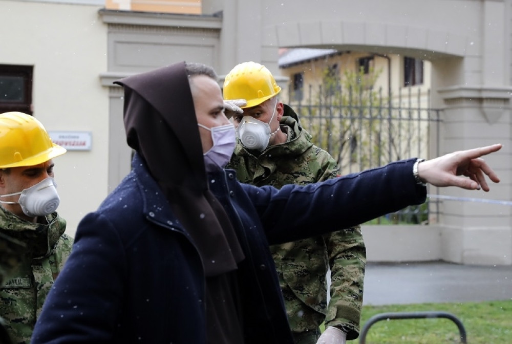 Celo hrvatsko ministarstvo mora u karantin zbog korone!