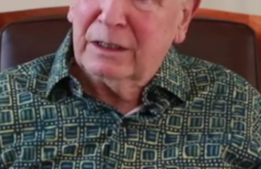 Poznati pisac umro od komplikacija izazvanih koronavirusom!