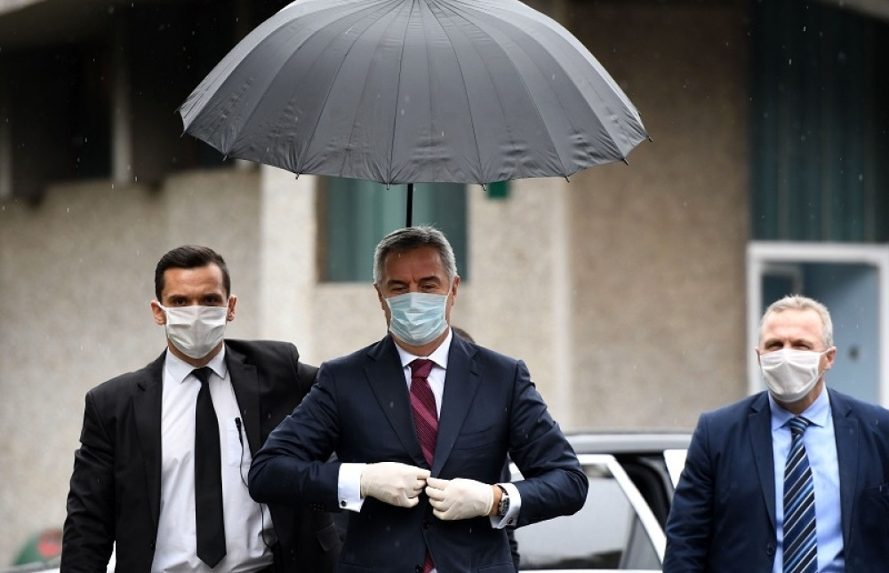 Skandalozan tekst Milovog medija: Okupatorska trobojka i četnički vojvoda! (FOTO)