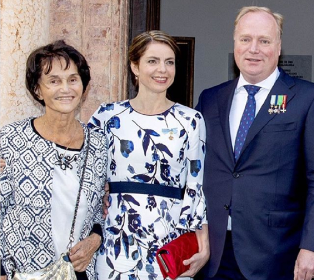 Preminula poznata princeza od korona virusa