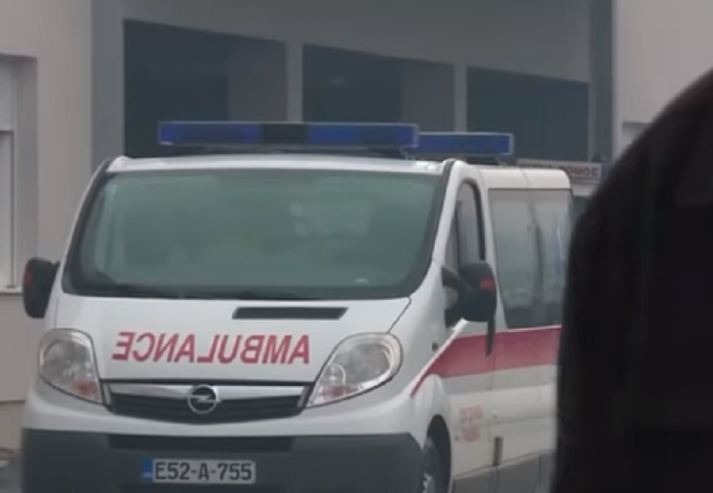 Htela je da snimi selfi, a onda se okliznula i upala u vrelo