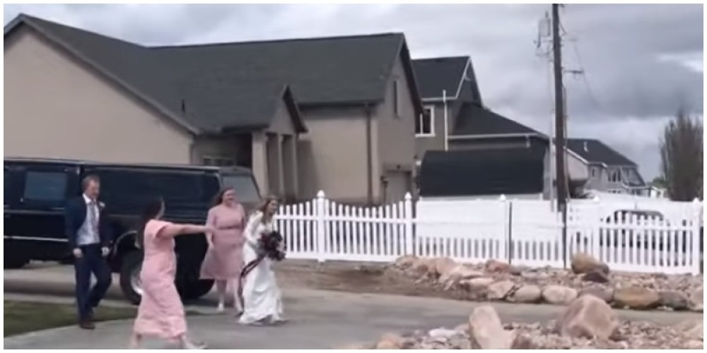 Dobili su i jedan vrlo neobičan ali vredan poklon (VIDEO)