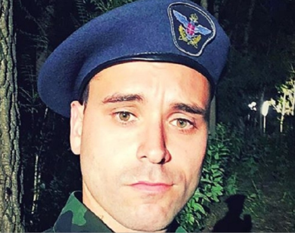 "Od sutra moraš da nosiš gaće"! Poznati glumac se obratio njemu i ostavio javnost u neverici! (FOTO)