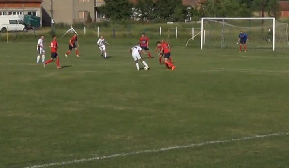 Za ovim srpskim fudbalerom su Englezi divljali, dao je preko 3400 golova, a o njemu se priča i deset godina kasnije! (FOTO)