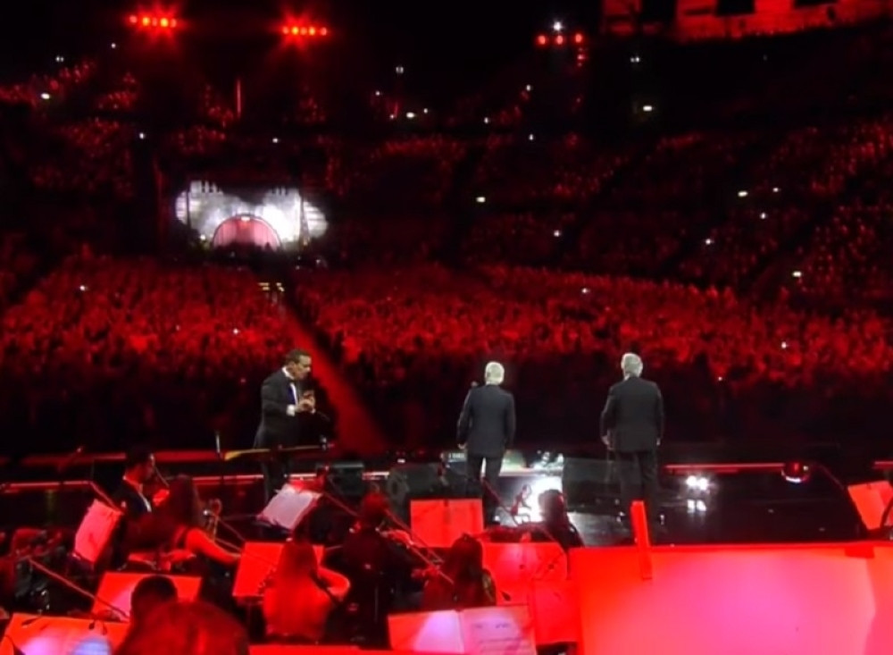 Najveći pevač današnjice završio u bolnicu zbog koronavirusa! (FOTO)