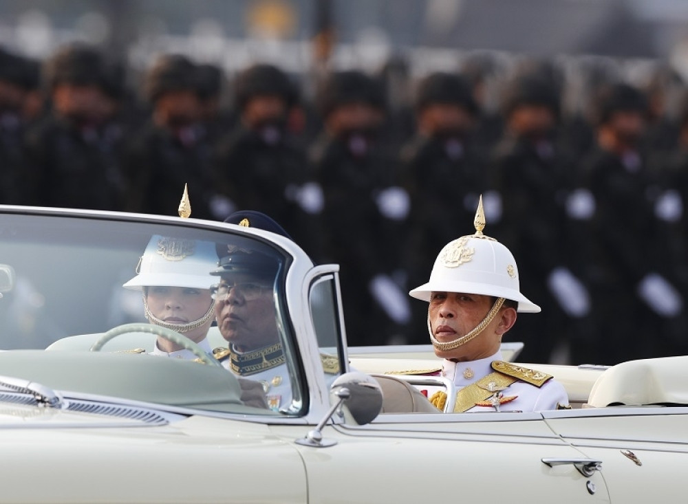 Vladar države se izolovao u luksuznom hotelu, a sa sobom je poveo i 20 žena, evo zbog čega!