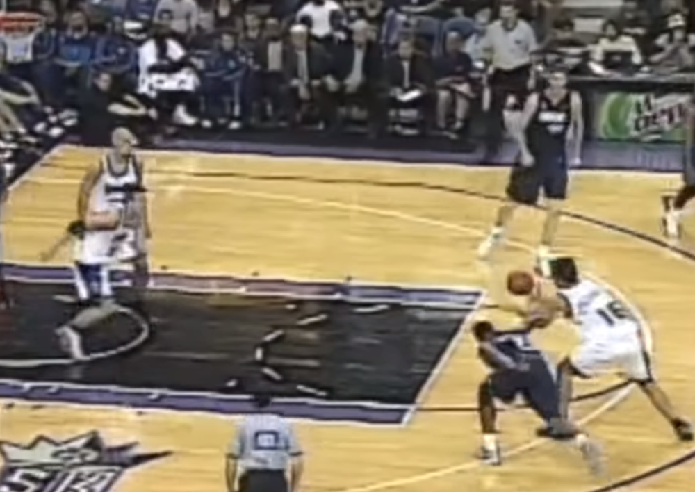 Najbolja asistencija u NBA ligi je delo slavnog srpskog košarkaša, njegovom potezu Amerikanci se i dalje dive! (VIDEO)