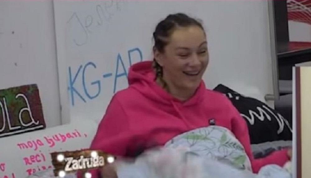 Zaljubio se u Anabelu, a 20 godina je mlađi od nje! Reakcija Atijasove iznenadila sve prisutne! (VIDEO)