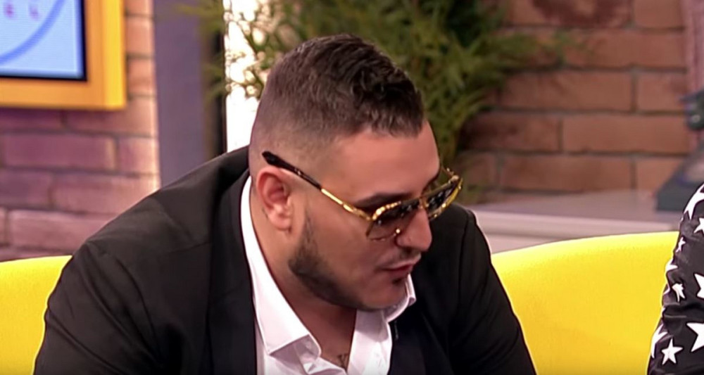 Lazić se vratio starim porocima koji su mu ugrozili život: Pevač uhvaćen na delu (FOTO)