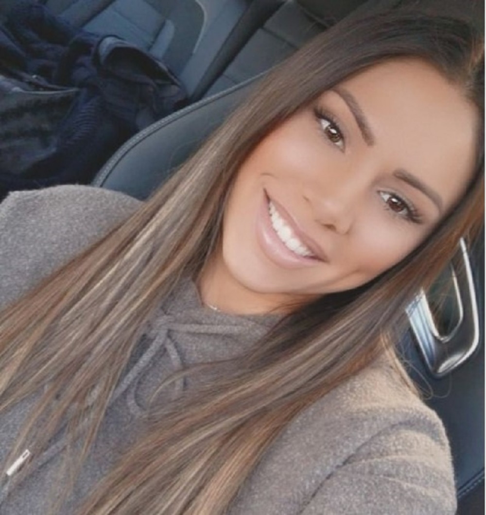 Sandra Afrika je htela bikini da stavi u prvi plan, ali njene obline zasenile cirkone! (FOTO)