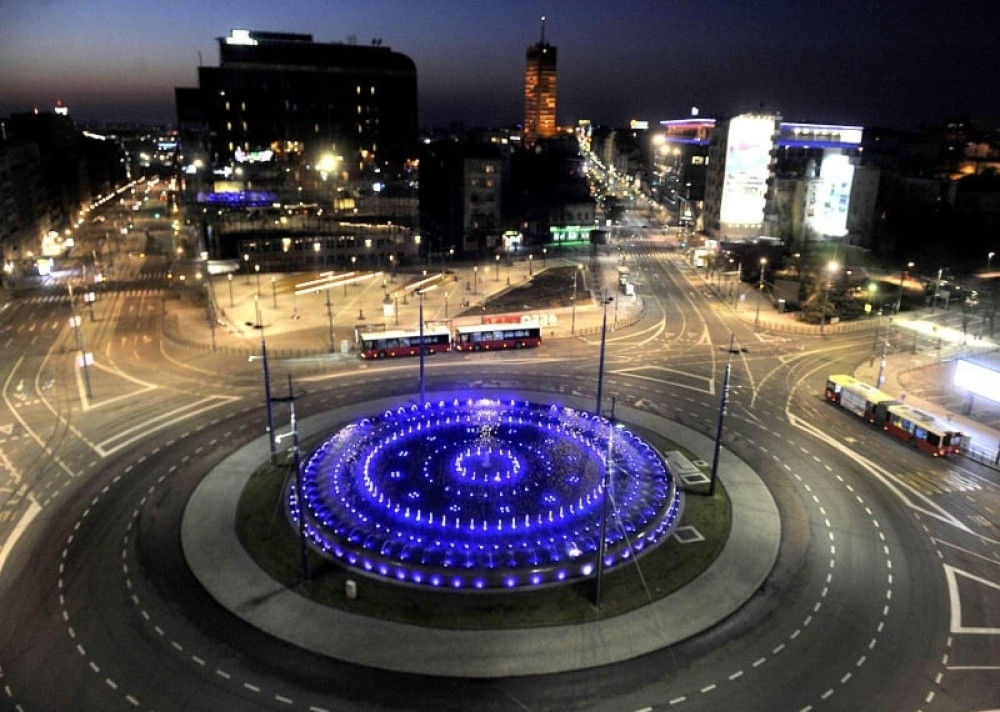 Simboli Beograda večeras u plavoj boji (FOTO)