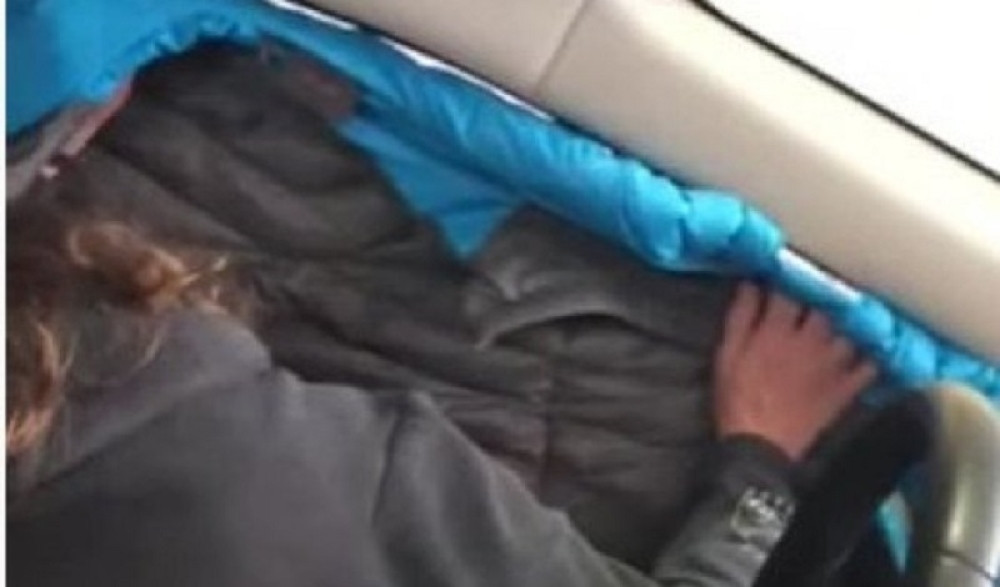 UšlI su u mašinu za pranje automobila, a onda se setili da nisu zatvorili prozor (VIDEO)