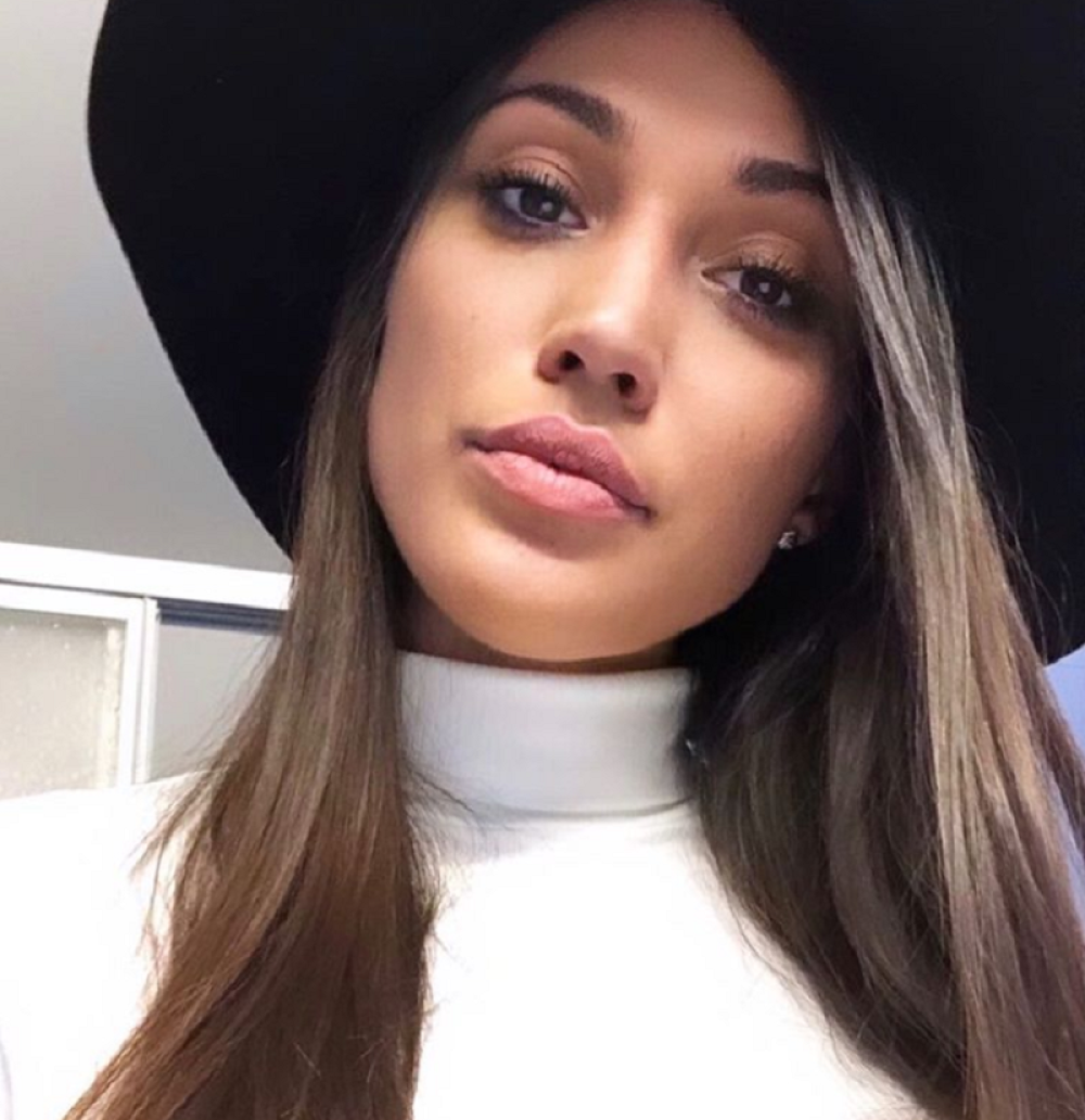 Željna njegovog sjaja se slikala u bikiniju i uputila mu poruku da joj se što pre pridruži! (FOTO)