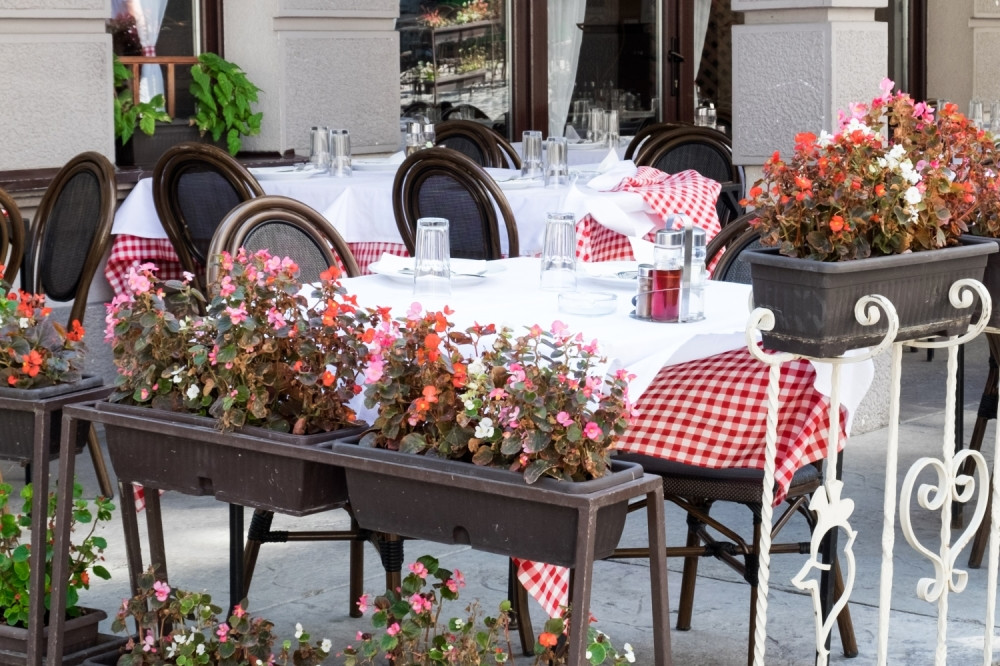 U restoranu policija zatekla 150 gostiju - ne mare za koronu