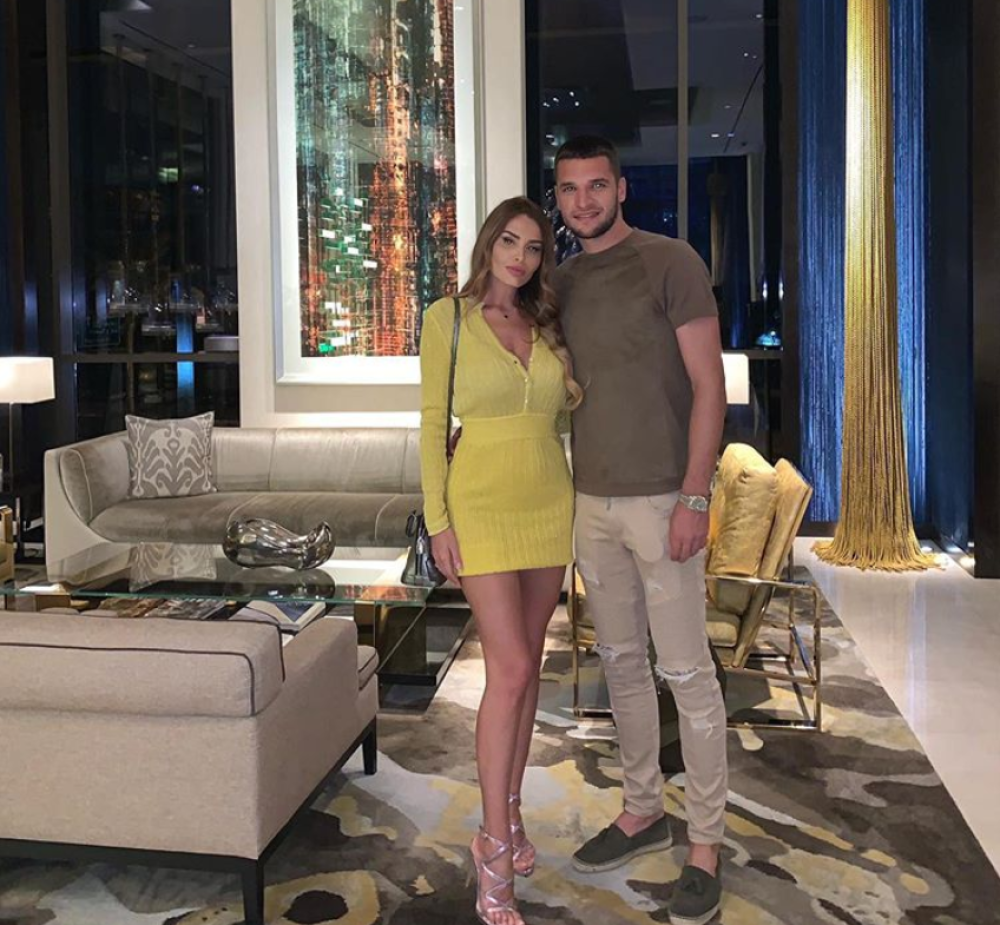 Njegova verenica se vratila u Beograd gde proizvodi i poklanja maske za koronu! (FOTO)