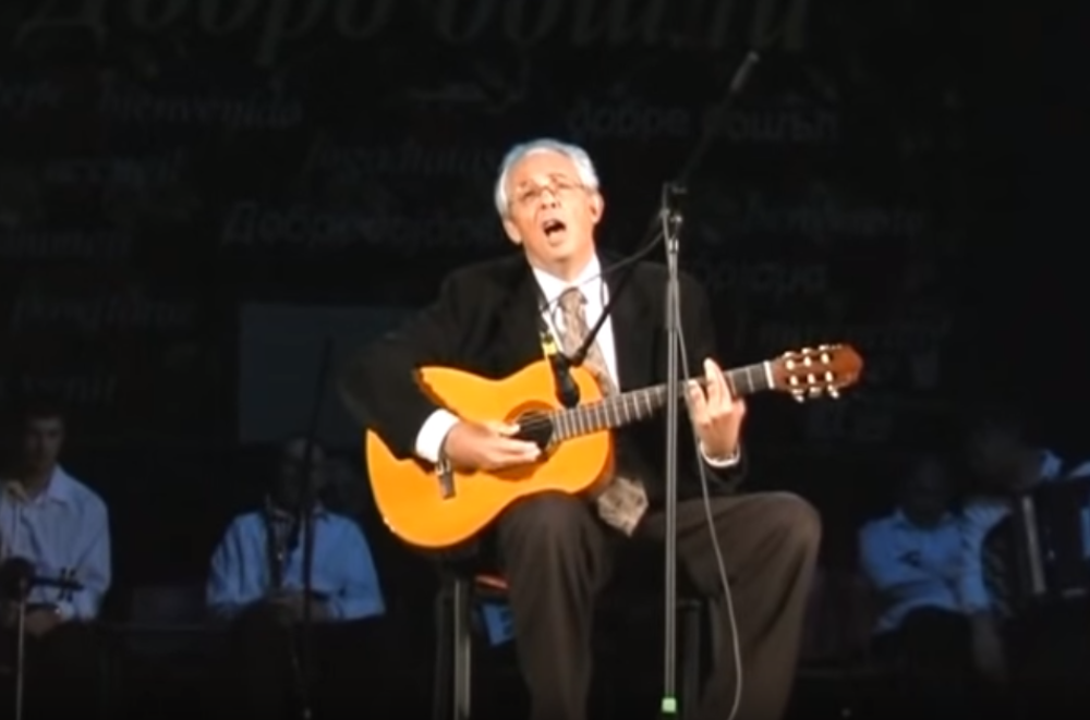 Znamo ga kao vrhunskog epidemiologa u borbi sa koronom, ali on ima još skrivenih talenata (VIDEO)