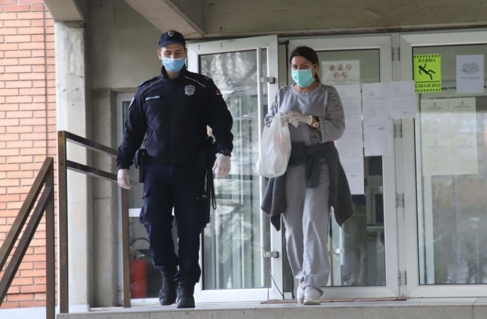 Slađana Trajković uz policijsku pratnju prva napustila sud!