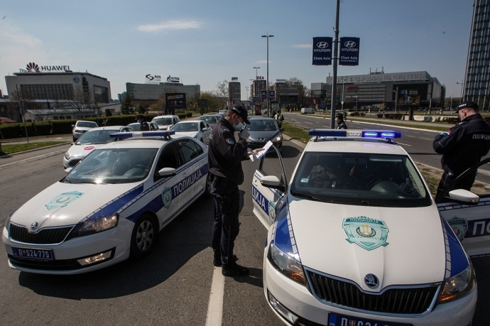 Policijski čas za naredni vikend još nije određen, ali građani Srbije mogu da utiču na konačnu odluku