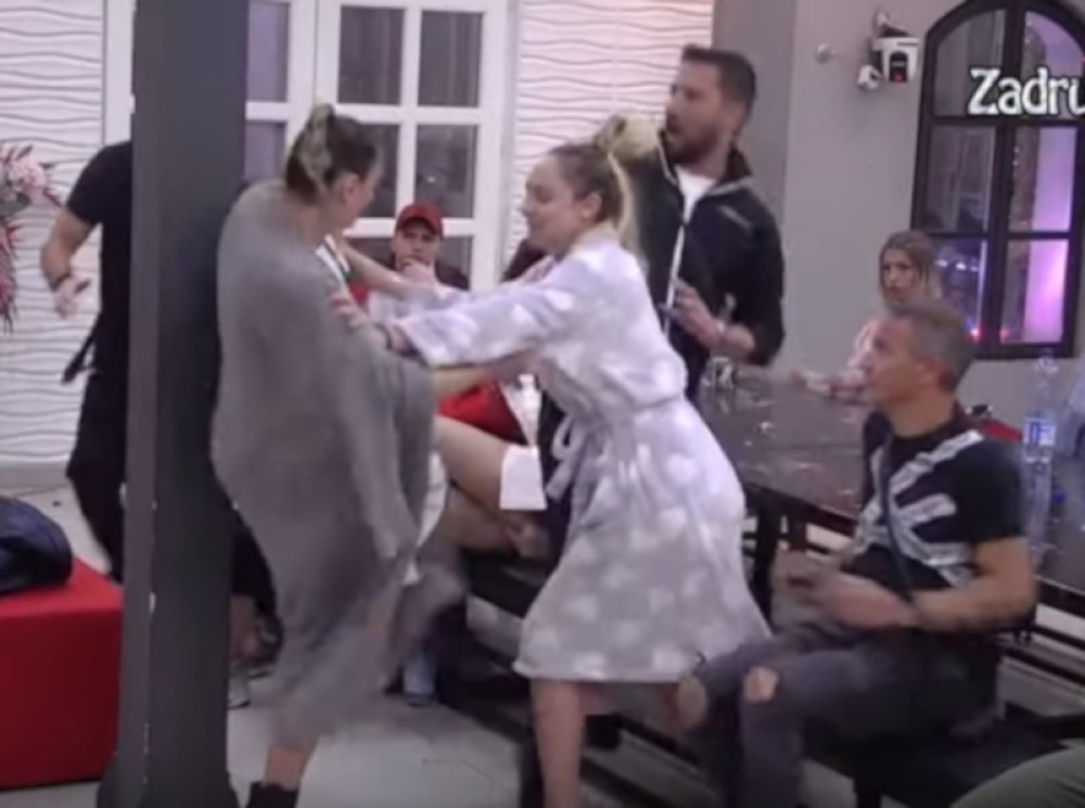 (VIDEO) Anabela udarila Marka u emisiji uživo, a onda totalni slom! Prekid programa, samo se krici čuju!