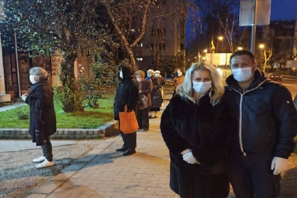 Šef stručnog štaba kragujevačkog Radničkog 1923 pomagao starijim sugrađanim prilikom kupovine