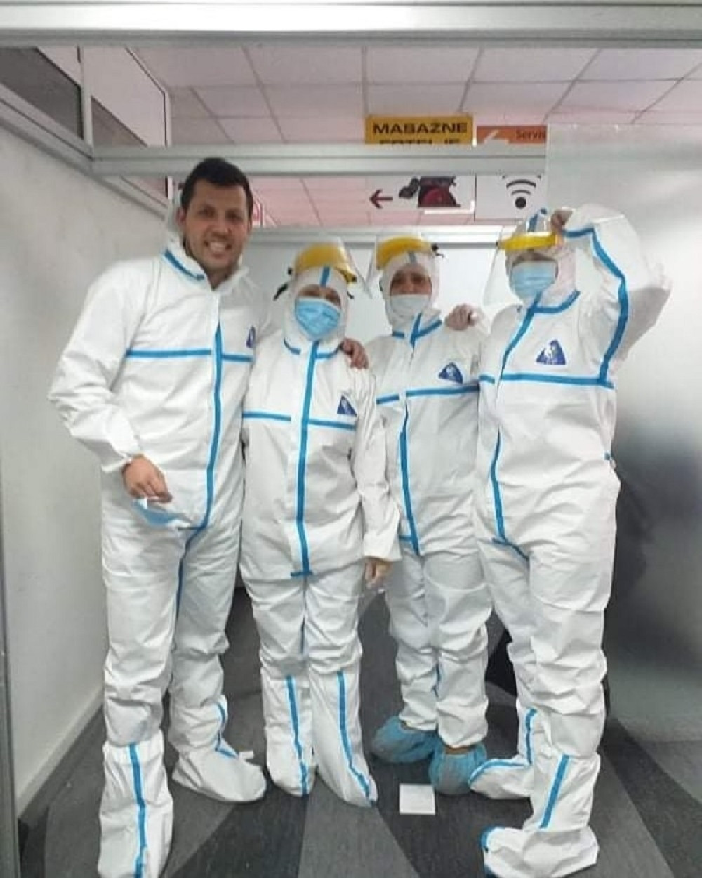 Kako posle ovog statusa da se ne ostane u kući? (FOTO)