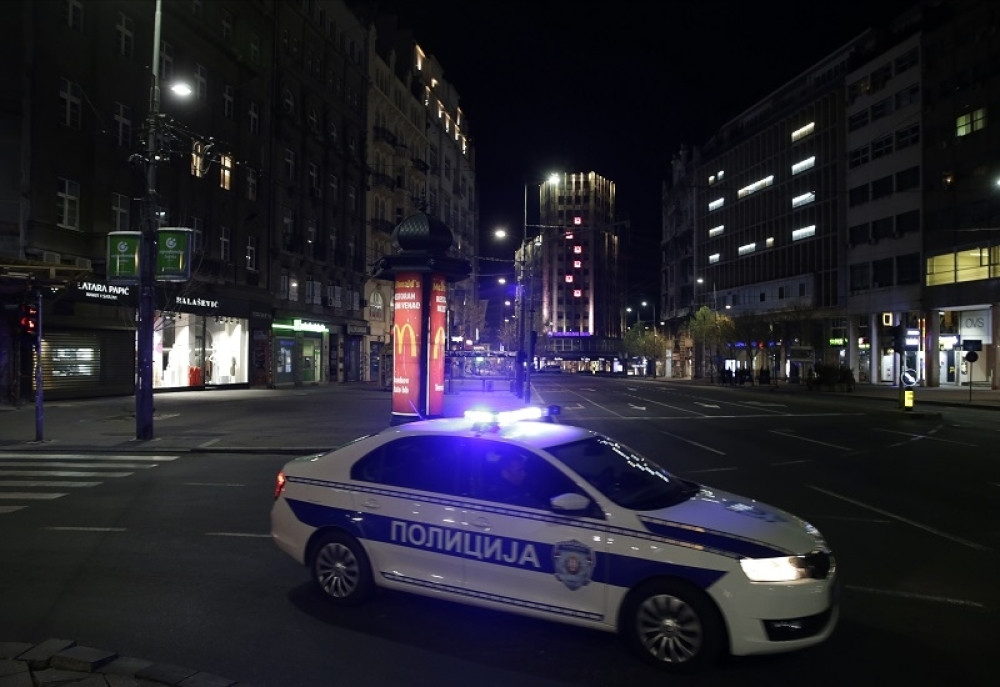 Pronađeno telo u automobilu, odvezla ga Vojna hitna pomoć