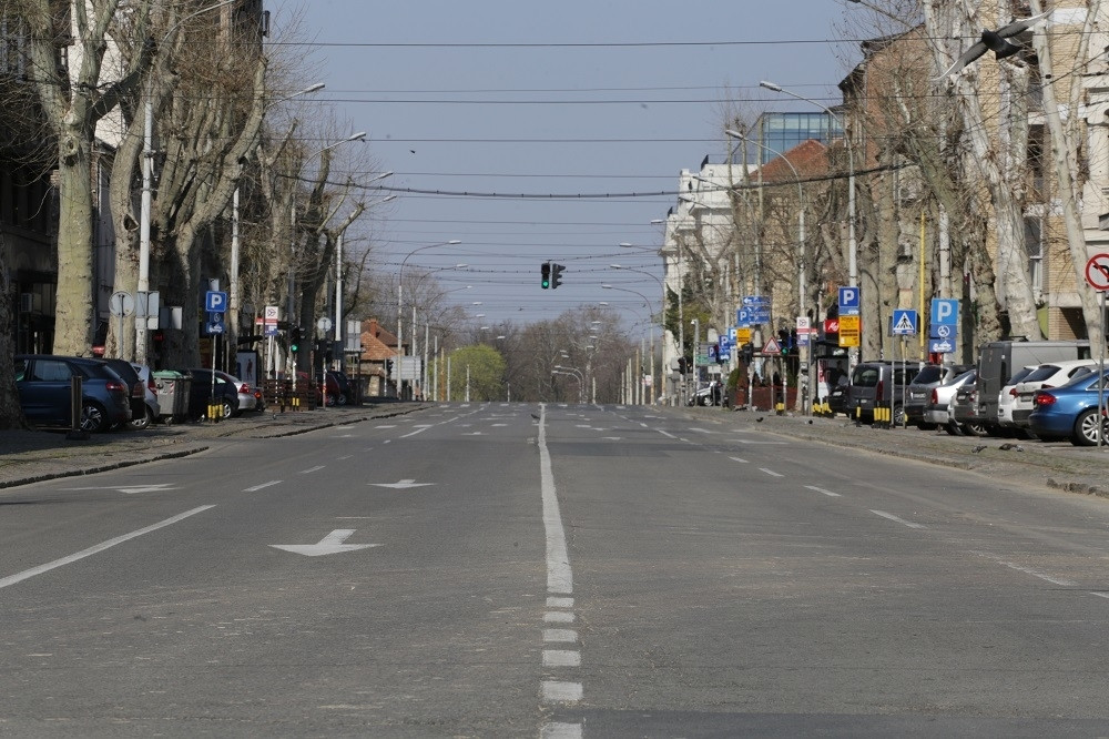 Žena iz Loznice zvala MUP da pita može li od komšinke da pozajmi jaja za tortu