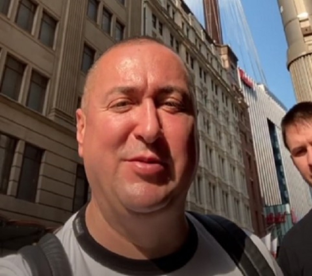 Đani obradovao suprugu sa vrlo specifičnim poklonom za godušnjicu braka (FOTO)