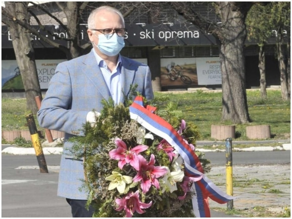 Položeni venci na Spomenik pilotima braniocima Beograda 1941