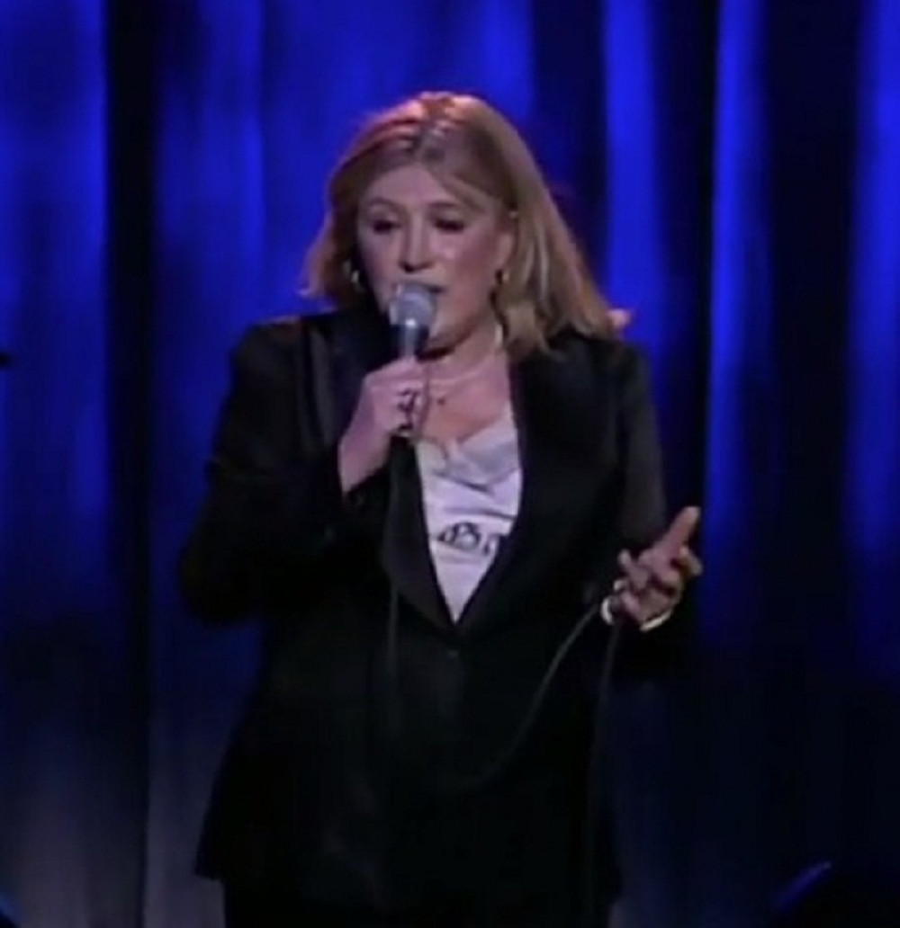 Poznata pevačica hitno hospitalizovana! Sve detalje otkrila njena prijateljica! (FOTO)