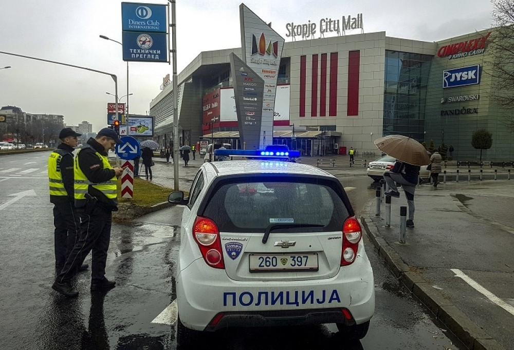 Na makedonskoj njivi pronađen arsenal oružja