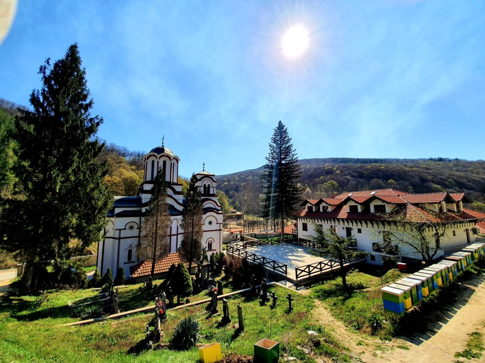 Vedran i Aeksandra šest godina nisu mogli da dobiju dete, otišli su do manastira Tumane, a onda se desilo čudo!