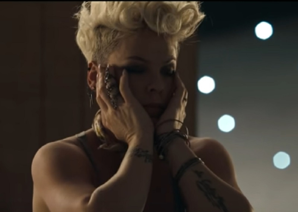 Popularna pevačica Pink ispričala kako je prošla zarazu koronavirusom i bes na vasti koje su nespremne: Ova bolest je ozbiljna i stvarna!