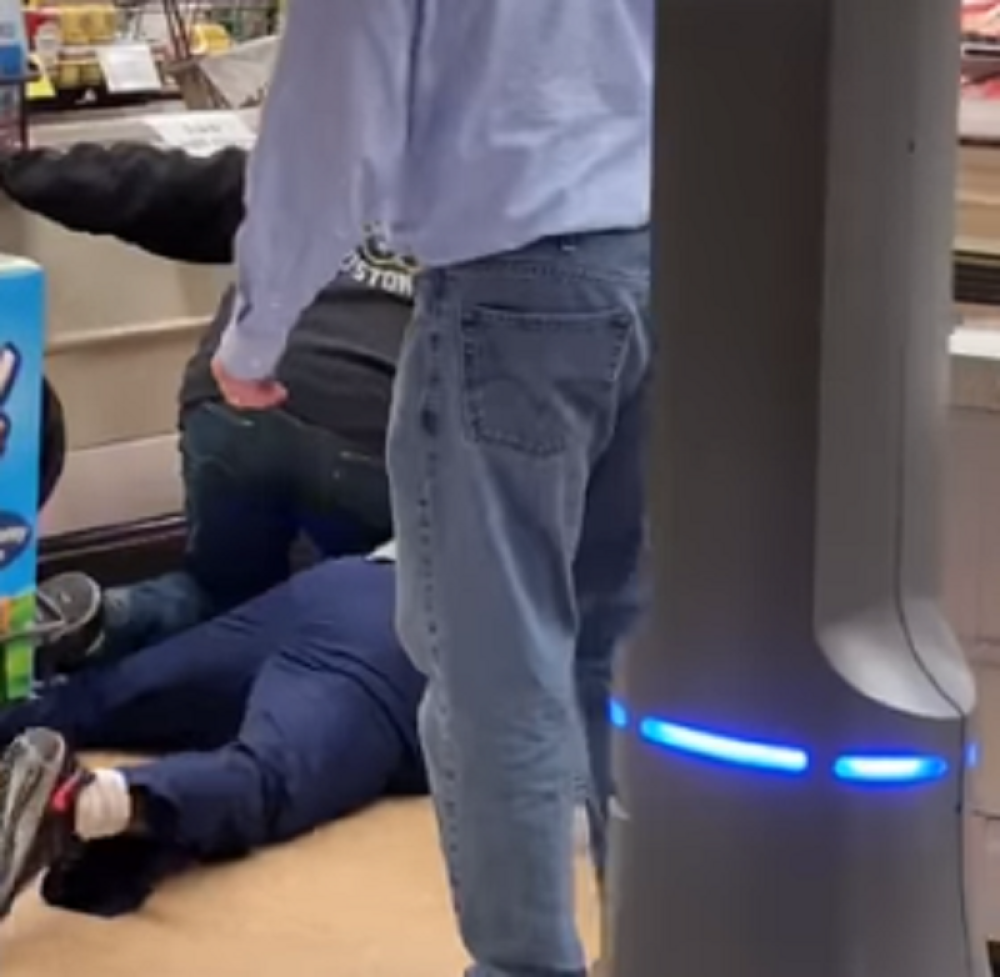 Sve namirnice bačene! (VIDEO)