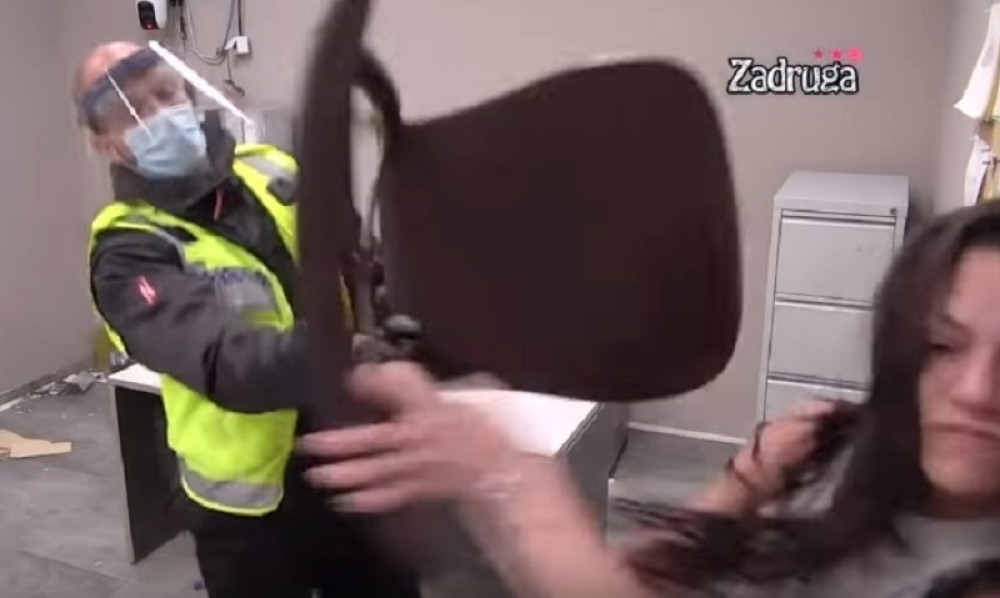 Do sada nezapamćeno uništavanje "Zadruge": Tara Simov  nastavila da divlja, krši i lomi (VIDEO)