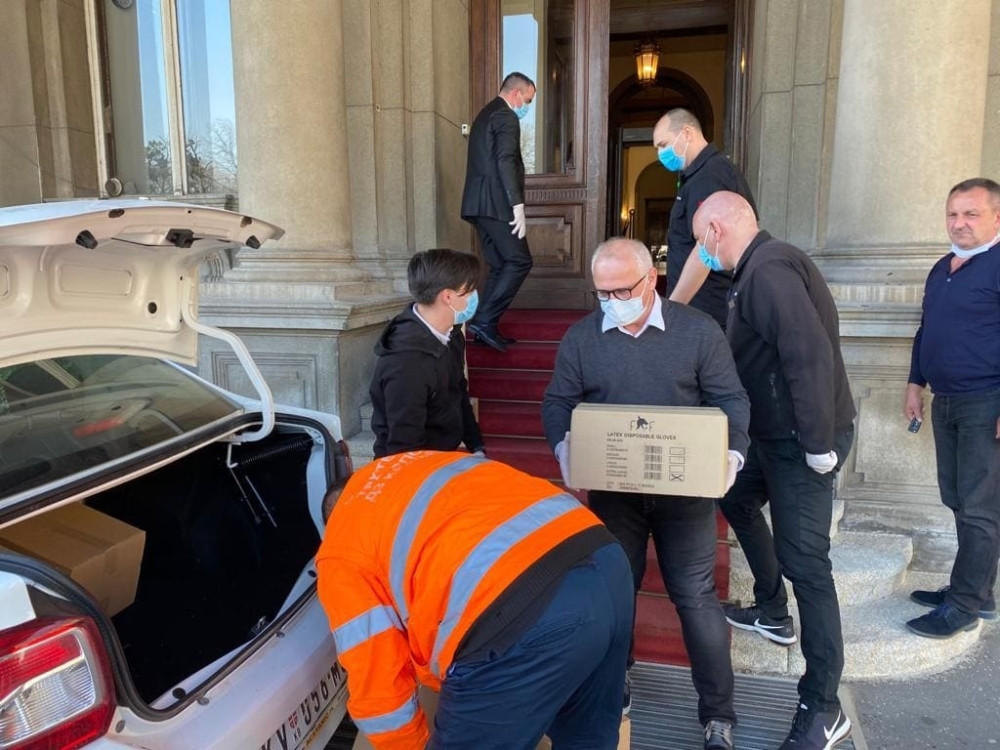 Vesić donirao medicinsku opremu "Studenici" u Kraljevu