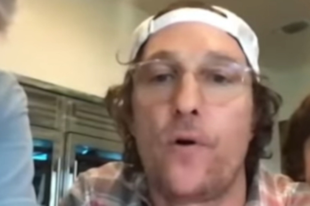 Evo kako je glumac Metju Mekonahi pomogao najstarijim sugrađanima u doba korone!