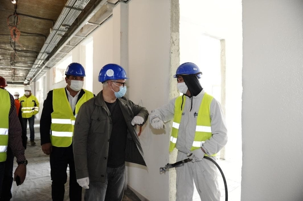 Vesić obišao radove na školi u Leštanima (FOTO)