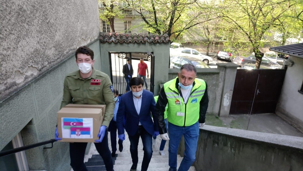 Pomoć porodicama na Savskom vencu od ambasade Azerbejdžana