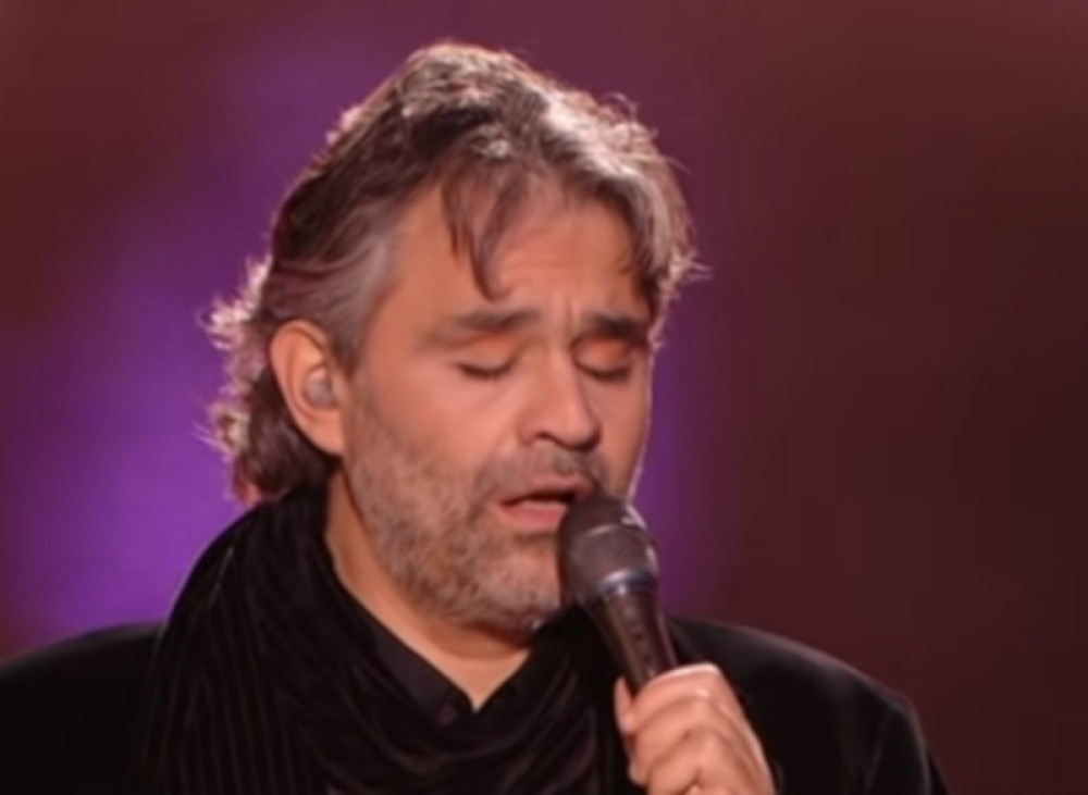 Pevač Andrea Bočeli nastupiće u nedelju u 12 časova, a evo gde možete pratiti koncert!