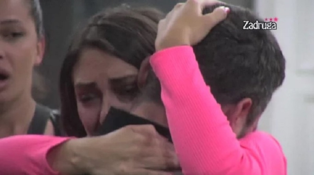 Ivana Krunić posle raskida sa Banetom noć provela sa ovim zadrugarom, zabila mu nož u leđa! (FOTO)