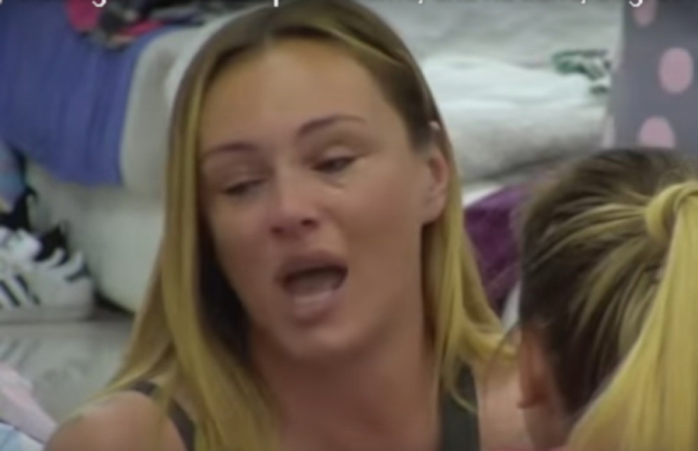 Anabela napravila haos noćas:"Živu bi me sahranila, pusti me neka umrem!" Urlala na Lunu!