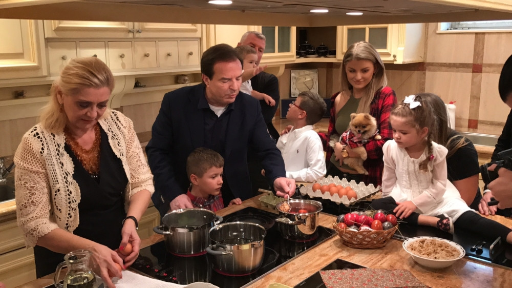 Bogoljub Karić otkriva ko u njegovom domu vodi glavnu reč!