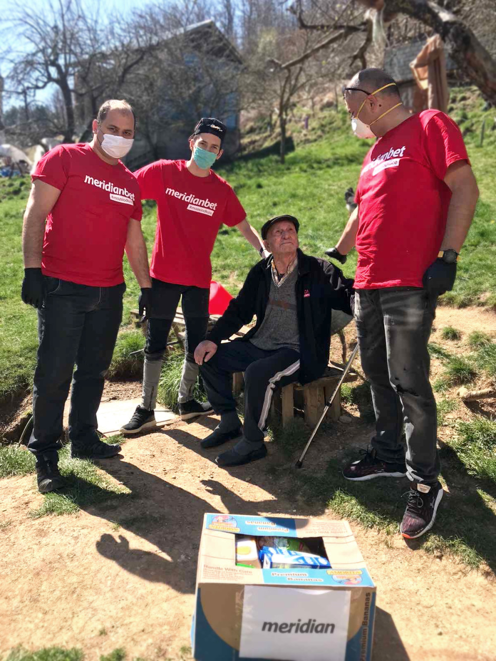 Zaposleni u Meridianu kao dobrovoljci nastavljaju obilazak najugroženijih širom Srbije!