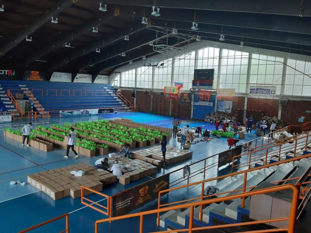 Mozzart u Ćupriji nastavio akciju  podele paketa pomoći najugroženijima