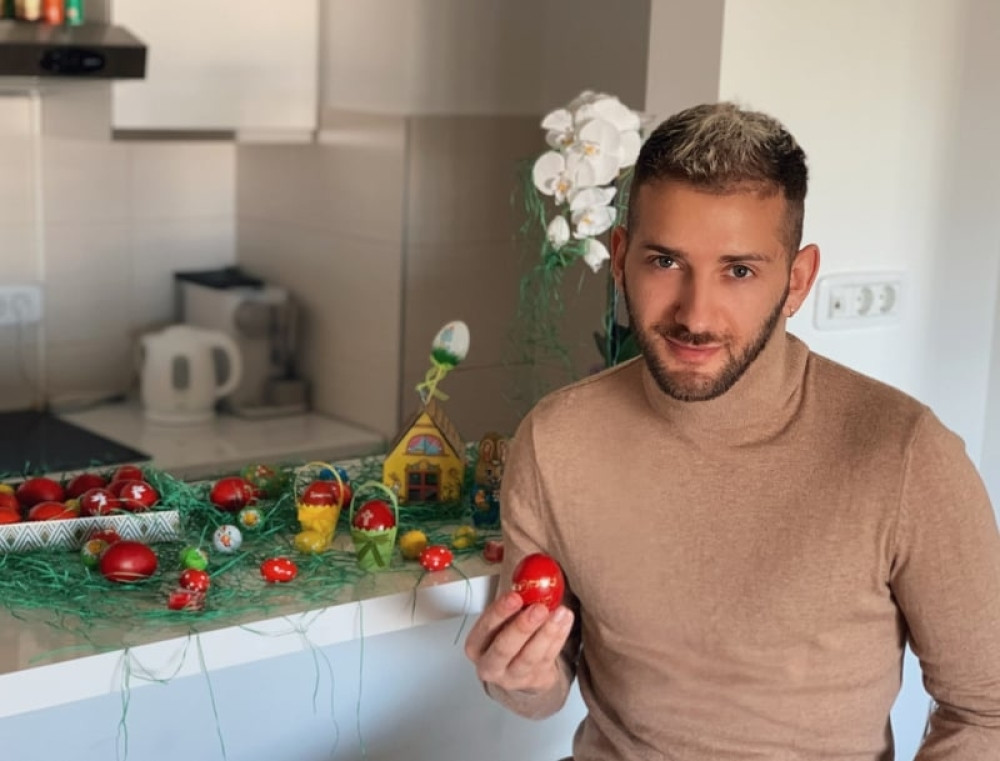 Pevač Savo Perović sam ukrasio jaja:"Ovo mi je nažalost treći Uskrs koji slavim bez porodice!"